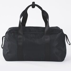 Lululemon Fast Track Duffel Bag - Black - Like new